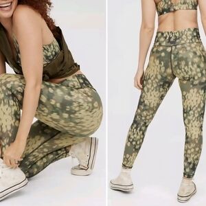 A22 NWT Aerie Offline Real Me High Waisted Crossover Leggings Sz XS